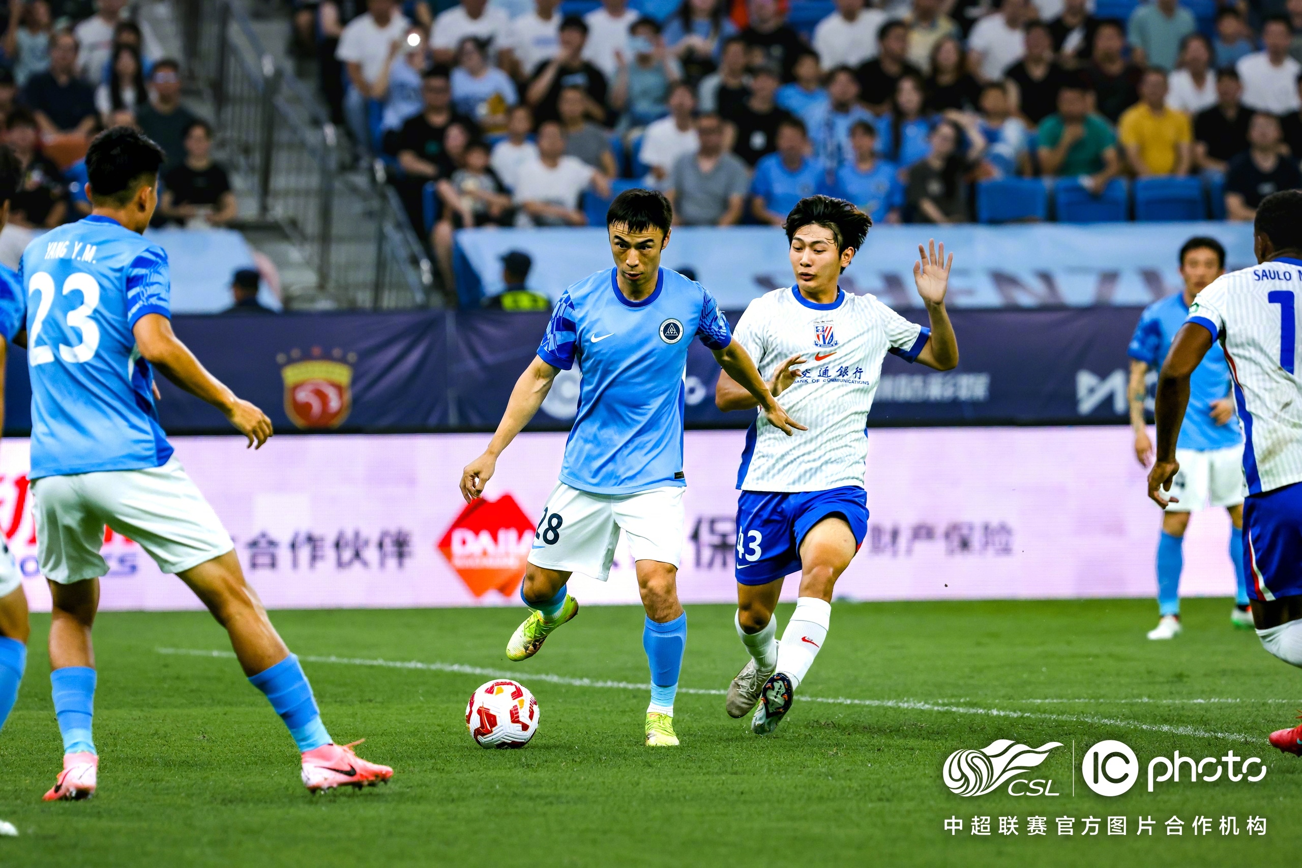 赛地聚焦——CBA常规赛转会期热度飙升,葡萄牙体育远射贴柱,赛场秩序良好,年轻球员得到机会的简单介绍 赛地聚焦——CBA常规赛转会期热度飙升,葡萄牙体育远射贴柱,赛场秩序良好,年轻球员得到机会的简单介绍